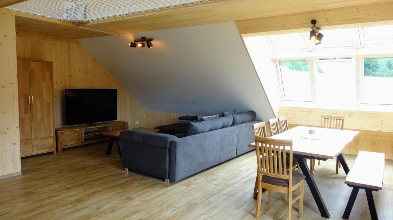Baumkrone Im Happy Allgaeu - 2-Stoeckige Wohnung Mit Wohnnetz Leutkirch im Allgäu Exterior foto